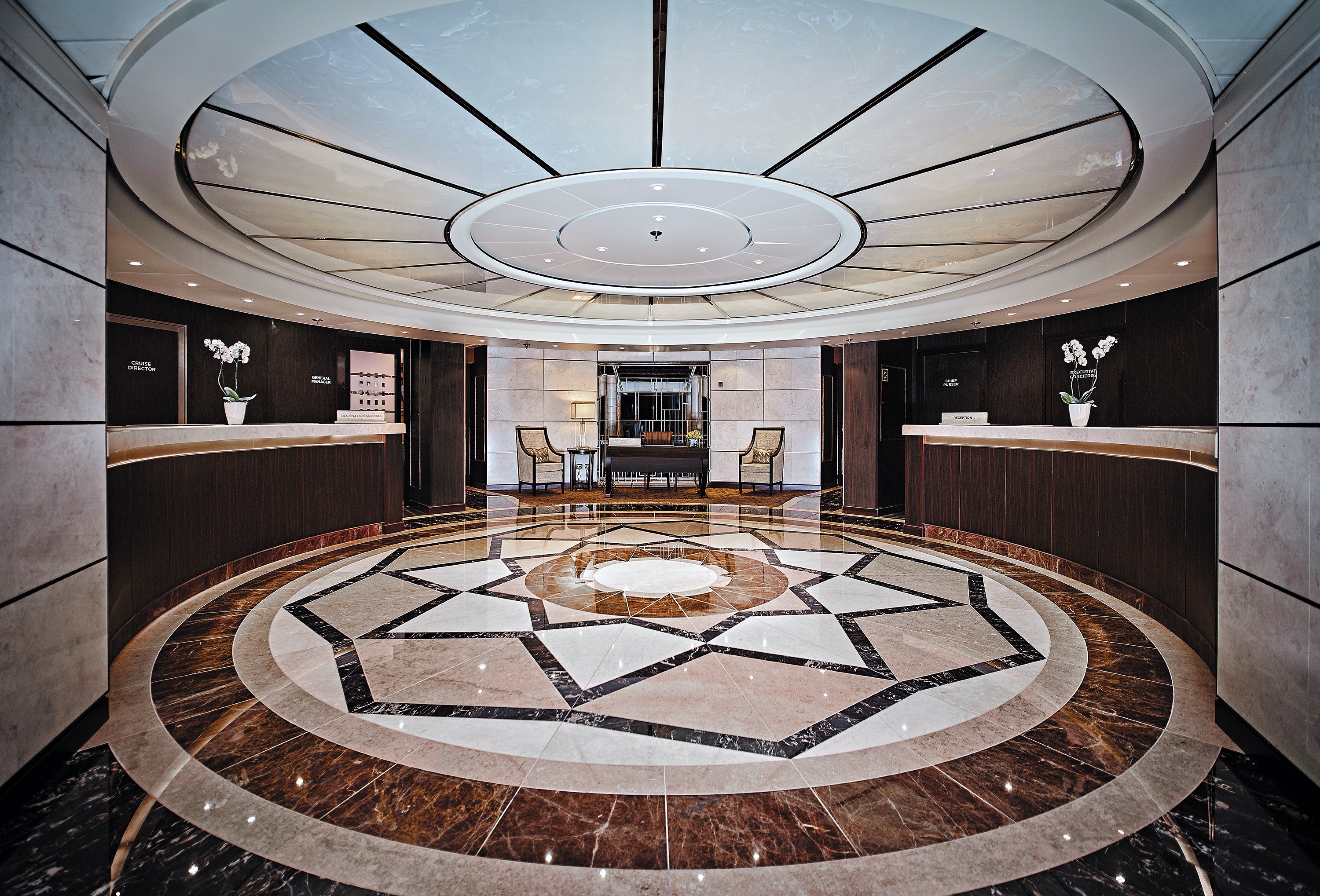 Seven Seas Navigator - Reception & Concierge 